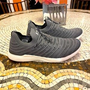 APL Techloom Wave Men’s 9.5 Smoke/Ivory